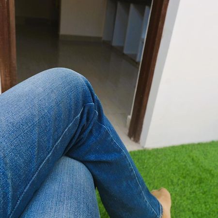 Yellow Homestay - Modern 2Bhk Ac Stay Jabalpur Esterno foto