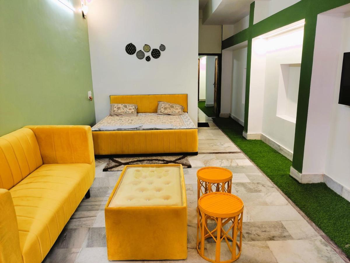 Yellow Homestay - Modern 2Bhk Ac Stay Jabalpur Esterno foto